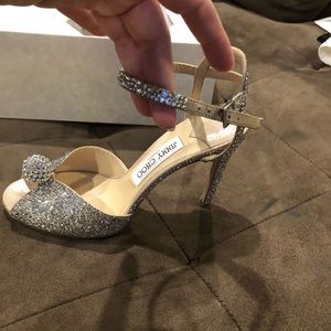 Brand new worn once for my wedding  they’re beautiful no stones missing